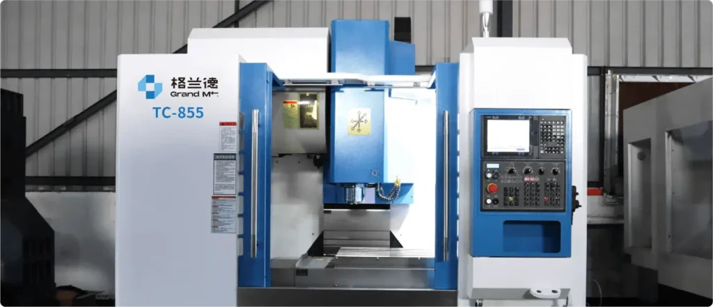 Quibus ita sceleste patratis paulu cruore perfusus reversus in sulam procul